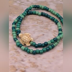 Green Beaded Turtle Bead Bracelet